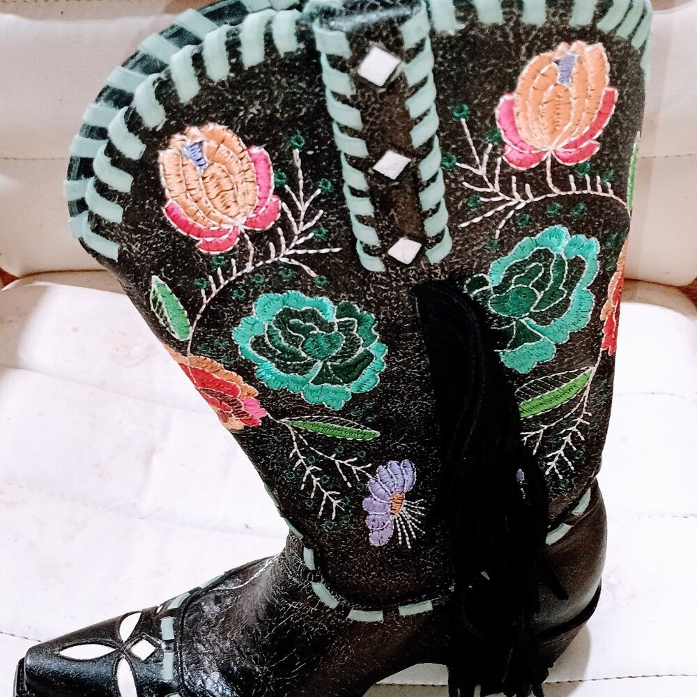 Double D boots